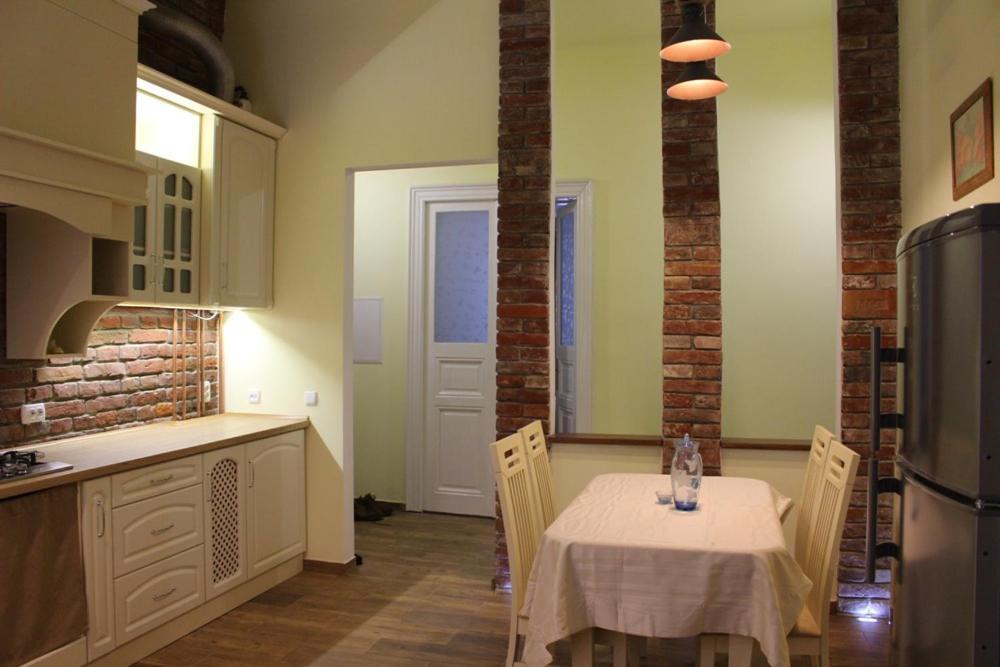 Apartment Novyj Svit Lviv Exterior photo